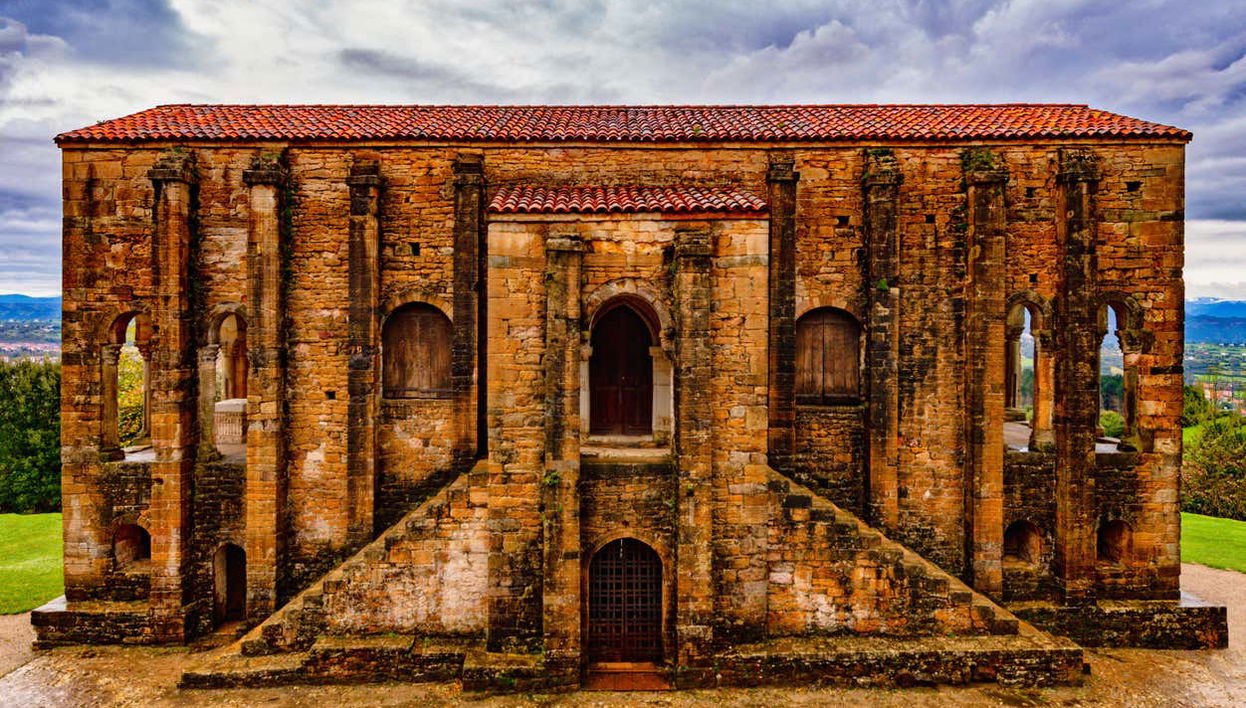 Tour in Oviedo - Photo 1