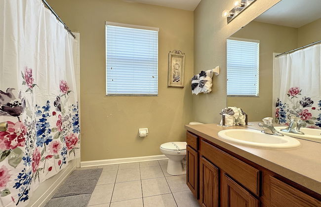 This Amazing 6 Bedroom Property With a Lake View - Foto 21