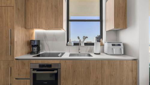 Modern Condo Steps from Bayside & Kaseya Center - Foto 3