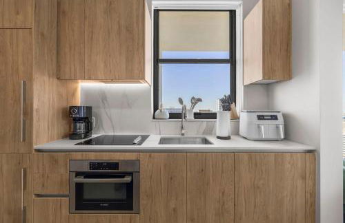 Modern Condo Steps from Bayside & Kaseya Center - Foto 3