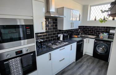 Delightful newly renovated 3-bed house with garden beach hut - Foto 19