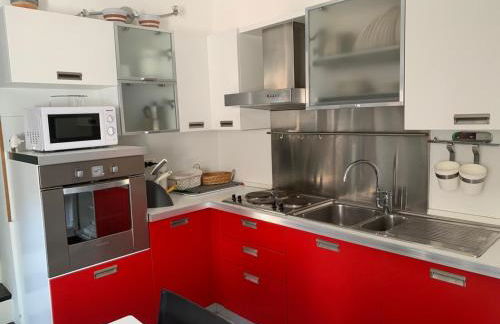 Spacious 2 bedroom condo - Photo 6