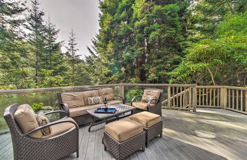 Spacious Redwood Retreat with Hidden Hot Tub - Foto 26