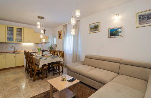 Three-Bedroom Holiday Home in Dabar - Foto 7