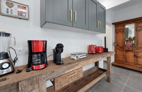 Amazing Home In Neuilly Le Vendin - Photo 15