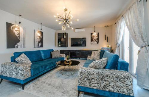 Holiday House Paula sa privatnim grijanim bazenom na mirnoj lokacija blizu mora - Foto 9