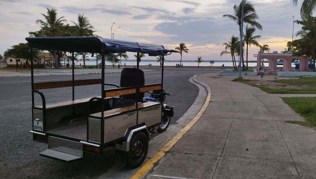 Le tuk tuk sur la promenade