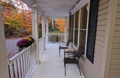 Luxury 4 bedroom house in Pocono Mountains with Hottub in Golf Course Near Lake - Foto 31