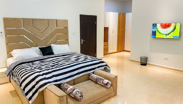 4 Bedroom Luxury Entire Apartment With Wifi - Foto 5, Habitación