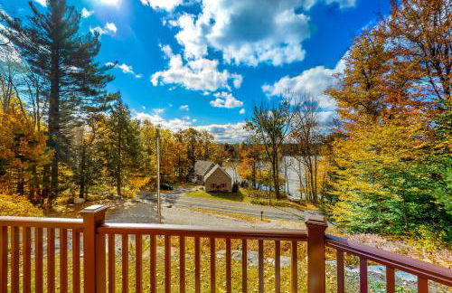 Hot Tub, Lake Views! All-Season Hinsdale Haven - Foto 6