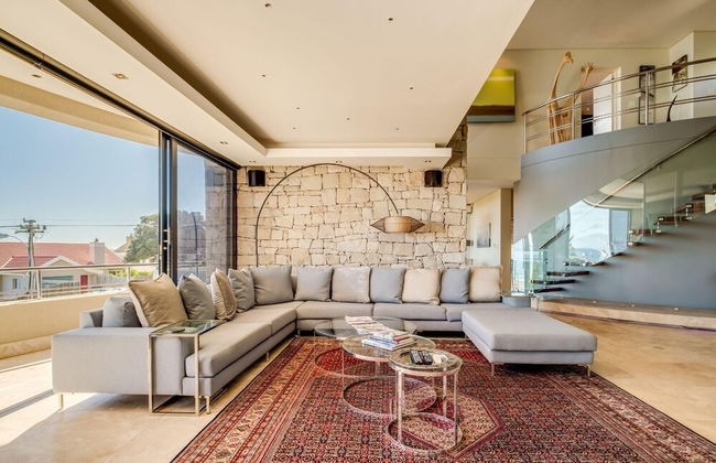 Multi-level Family Villa w Private Pool Views Lions Crest - Foto 4