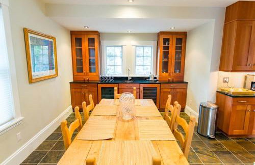 Magnificent Ocean View walk to beaches and town - Foto 13