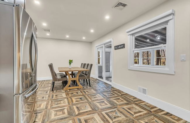 Fall Getaway With Hot Tub Fire Pit and Games - Photo 15