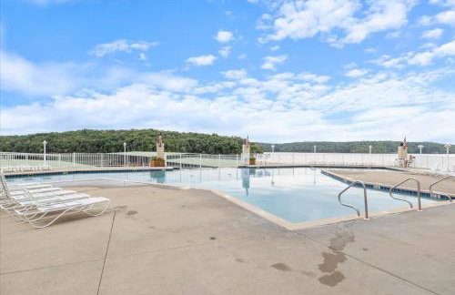 Modern Decor, Views, Grill, Workstation, Boat + 2 PWC Slips & Resort-Style Amenities - Foto 40