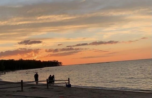 Amazing Lake House With Beach Access 4 Bedroom Home by RedAwning - Foto 57