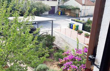 House Silvana - apartment with garden view - Photo 17