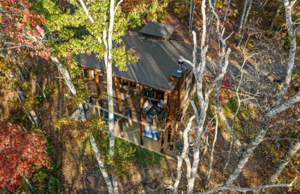 Chardonnay Chalet - Luxe Modern Chalet - Hot Tub, Wi-Fi, Fire Pit, Game Room, Amazing Deck - 15 min to Blue Ridge - Foto 71