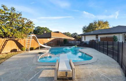 5BR Family Oasis with Pool and Game Room - Foto 11