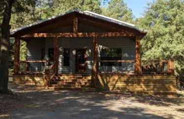 Lofted Pines Fun Family Friendly Cabin - Foto 2