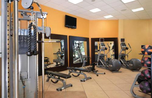 Cozy Two Room Suite with Modern Touches and Pool - Foto 17