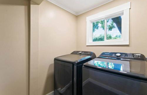 Quaint South Hill Home w Luxury King Bed and Wifi - Foto 23