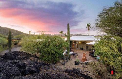 Sonoran Desert Getaway with Cowboy Tub - Photo 30