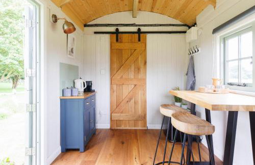 The Witterings Shepherds’ Hut - Foto 18