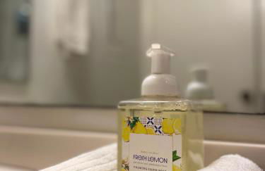 Direct oceanfront Magic Sands beach condo - Pool, AC, 2B2B, sleeps 6 - Foto 26