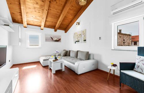 The Village - Foto 21