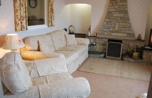 Shore Cottage - Photo 2