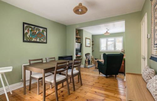 Modern 2BD Victorian Home Near Town Centre - Foto 18