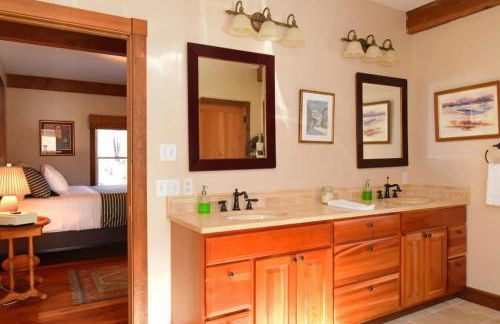 Berkshire Vacation Rentals: Peaceful Post and Beam Loft Sleeps 9 - Foto 27
