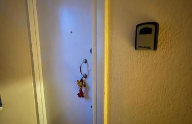 2 Bed - Greenwich Flat - Sleeps 5 - 1 Minute From New Eltham Train station - Foto 9