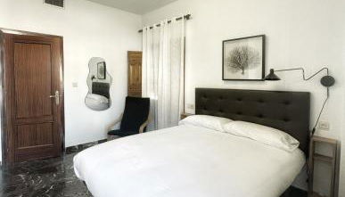 Local Granada Penthouse - Photo 4, wardrobe