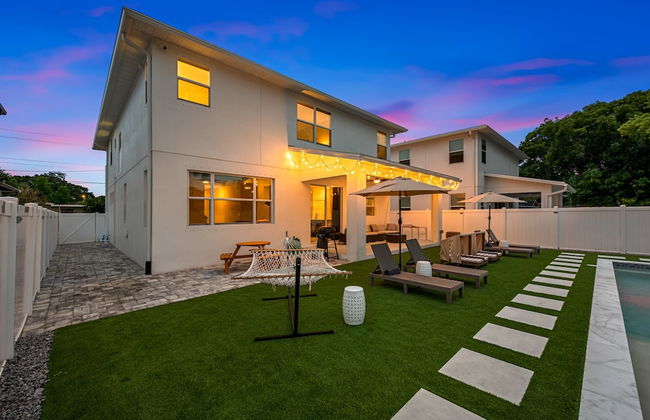 Luxury Home w Heated Pool, Gym, Playground & More! - Foto 76