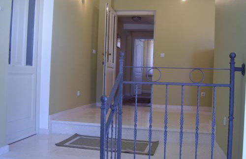 Water view brand new Apartment, short stroll to beach, peaceful! - Foto 3