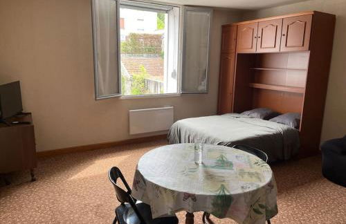 Grand studio proche commerces - Foto 2