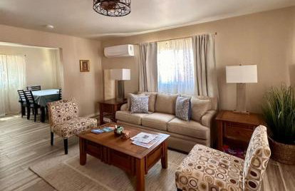1 bed with washer dryer in unit, soaker tub near Field of Dreams - Foto 17