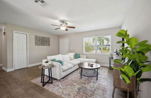 Apollo Beach Retreat - 3BR - Pool - Backyard -BBQ - Foto 4