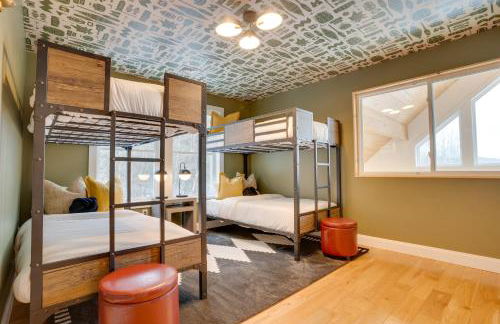 '"Luxury Mountain Getaway'" Sauna, Hot Tub, Massage Chair, Pool Table - Photo 46