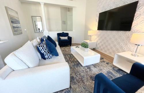 556 Gorgeous home with Pool and Spa Not Overlooked at Back 3 Bedrooms and 2 Full Bathrooms - Foto 19