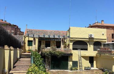 Family home with pool and garden in Tudela center - Photo 46