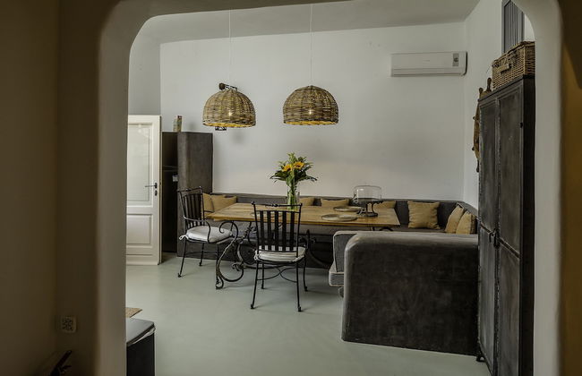 Rock Villas - Emporio | Pool, Jacuzzi, Castle View - Foto 5