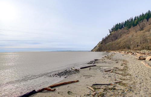 Private 3-Acre Beach! Family Retreat in Freeland - Foto 2