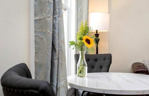 Romantic Historic Inn Suite with Mountain Views in Luray, Virginia - Foto 34