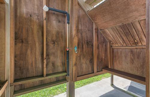 Steps to the Beach | Tiki Bar Fun | Epic Bay Views | Sleeps 8 - Foto 58