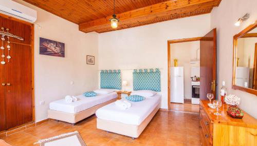 Old Barber Shop by Konnect, 1,2km from Dassia beach - Foto 2, wardrobe