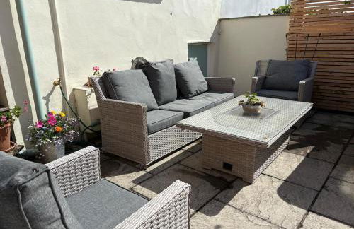 House in Appledore with Hot Tub and own parking - Foto 54