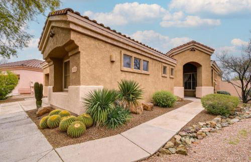 Luxe Couples Retreat with Pool and Outdoor Kitchen! - Foto 28