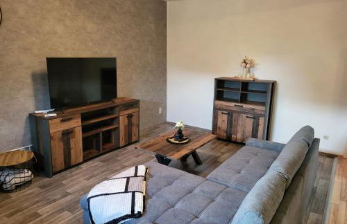 2 Raum Wohnung im 1OG mit Terrasse und AC - Foto 1